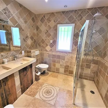 Villa Avec Piscine Chauffee A L'annee *