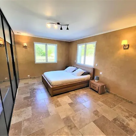 Avec Piscine Chauffee A L'annee Villa Peyroules